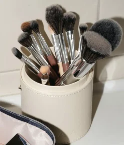 BRUSH HOLDER CASE