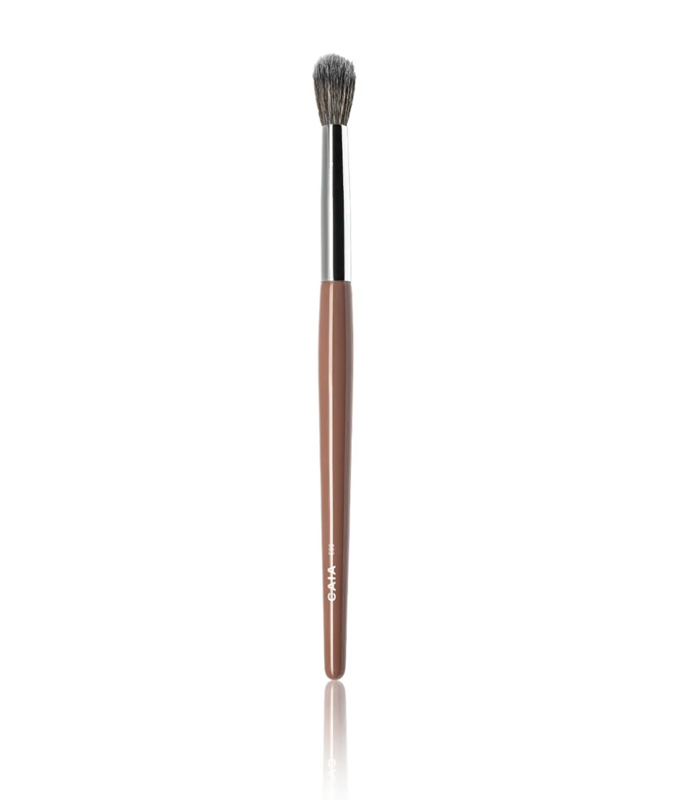 PRECISION CREASE BRUSH 06