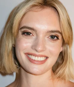 RADIANT TOUCH CONCEALER